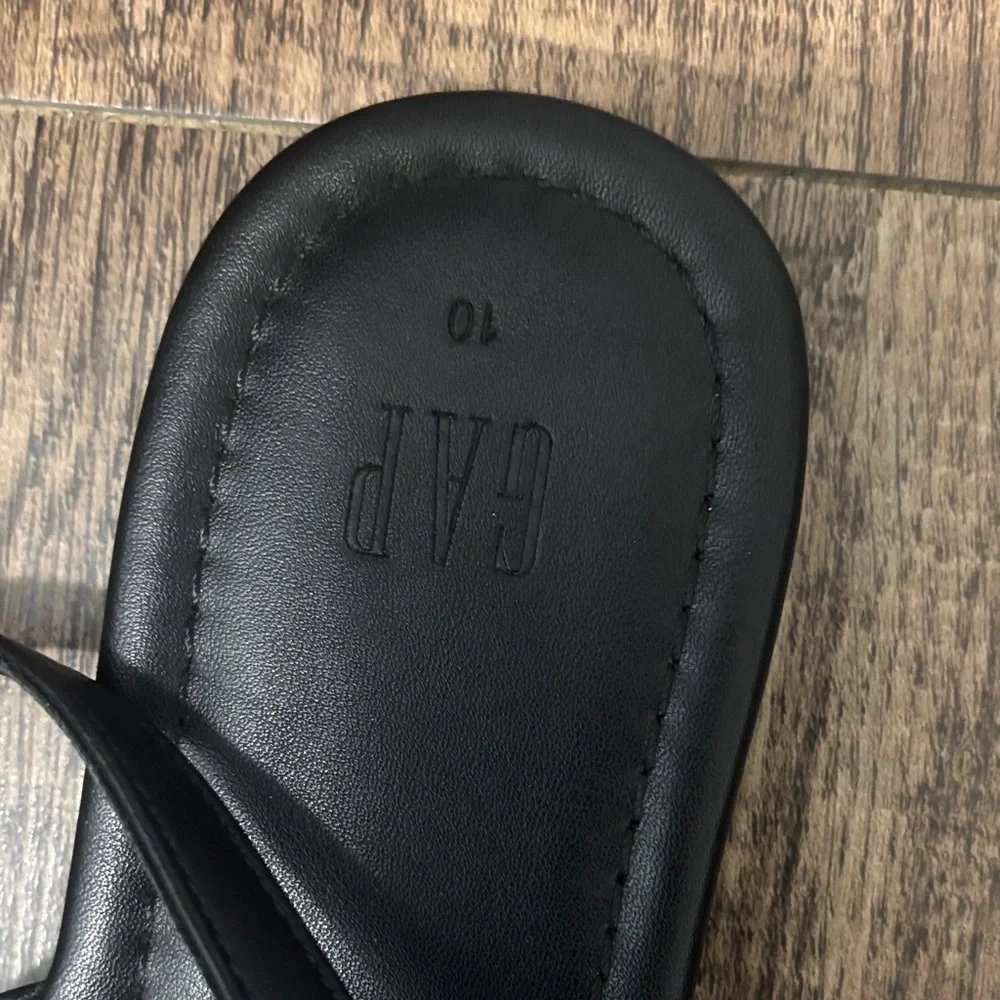 GAP Elegant Black Sandals - Picture 2 of 3